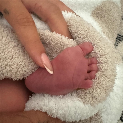 Justin Bieber’s Little Bundle of Joy Arrives!