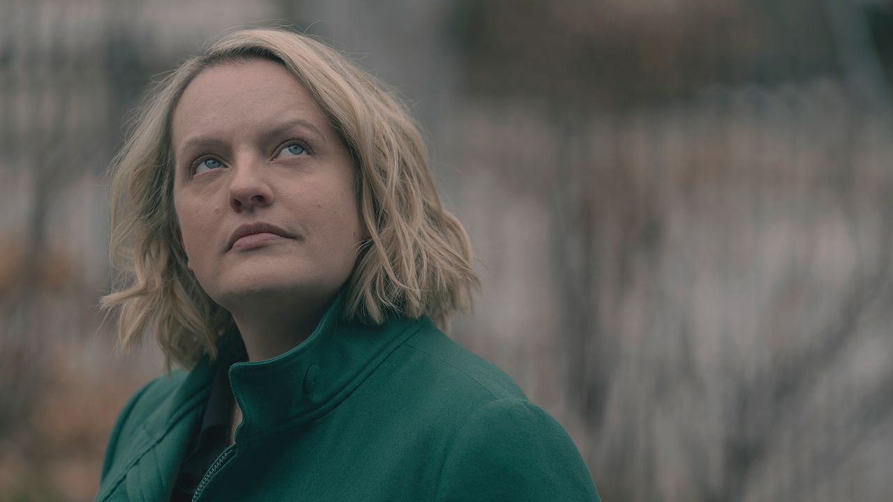 Elisabeth Moss Thinks The Handmaid’s Tale’s Final Scene Is “Honestly Perfection”