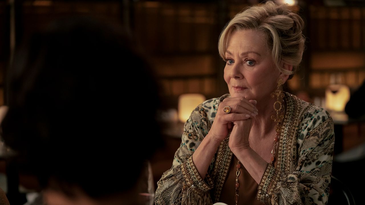 Jean Smart’s View From the Top: On ‘Hacks’ Season 4, Her Broadway Return, and the Lack of Women in Overdue-Night TV