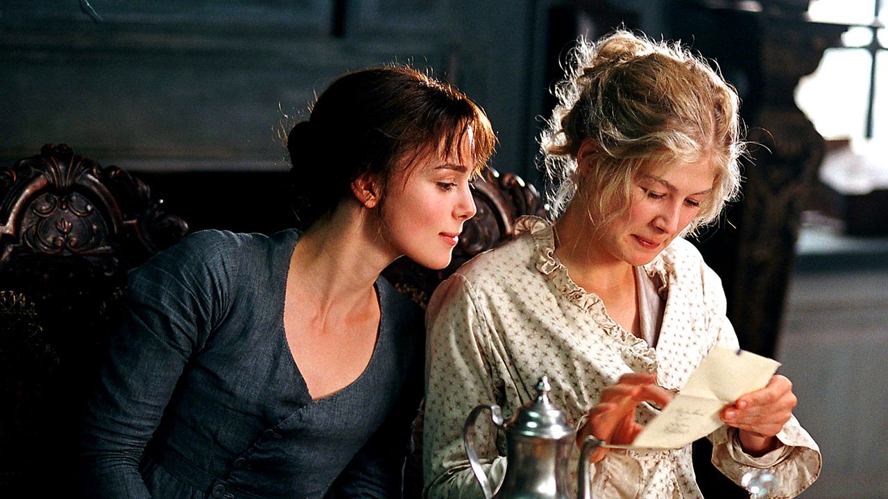 Keira Knightley and Rosamund Pike Share Behind-the-Scenes Stories From ‘Pride & Prejudice’
