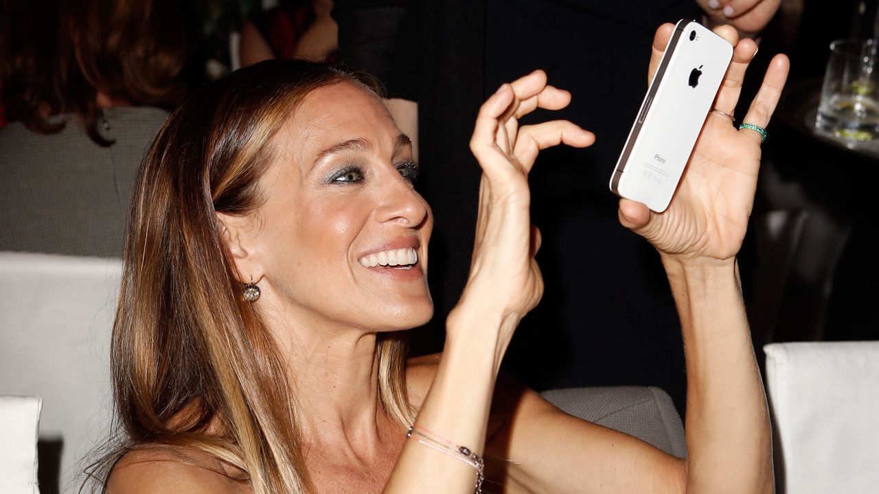 Why Sarah Jessica Parker Won’t Take a Selfie With You