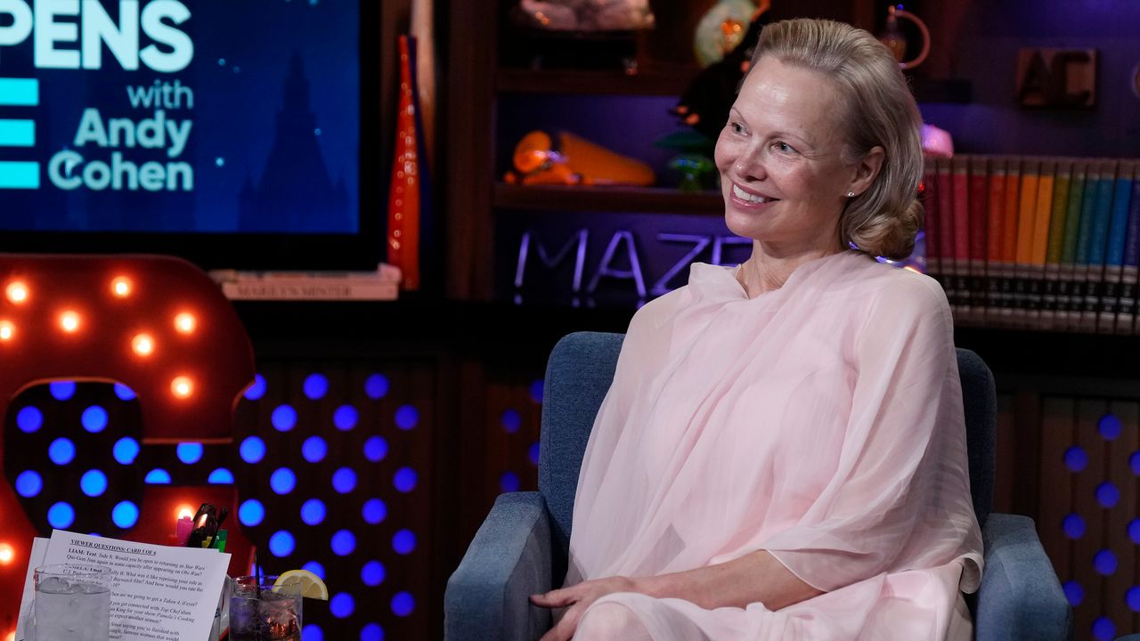 No, Pamela Anderson Isn’t Feuding With Meghan Markle