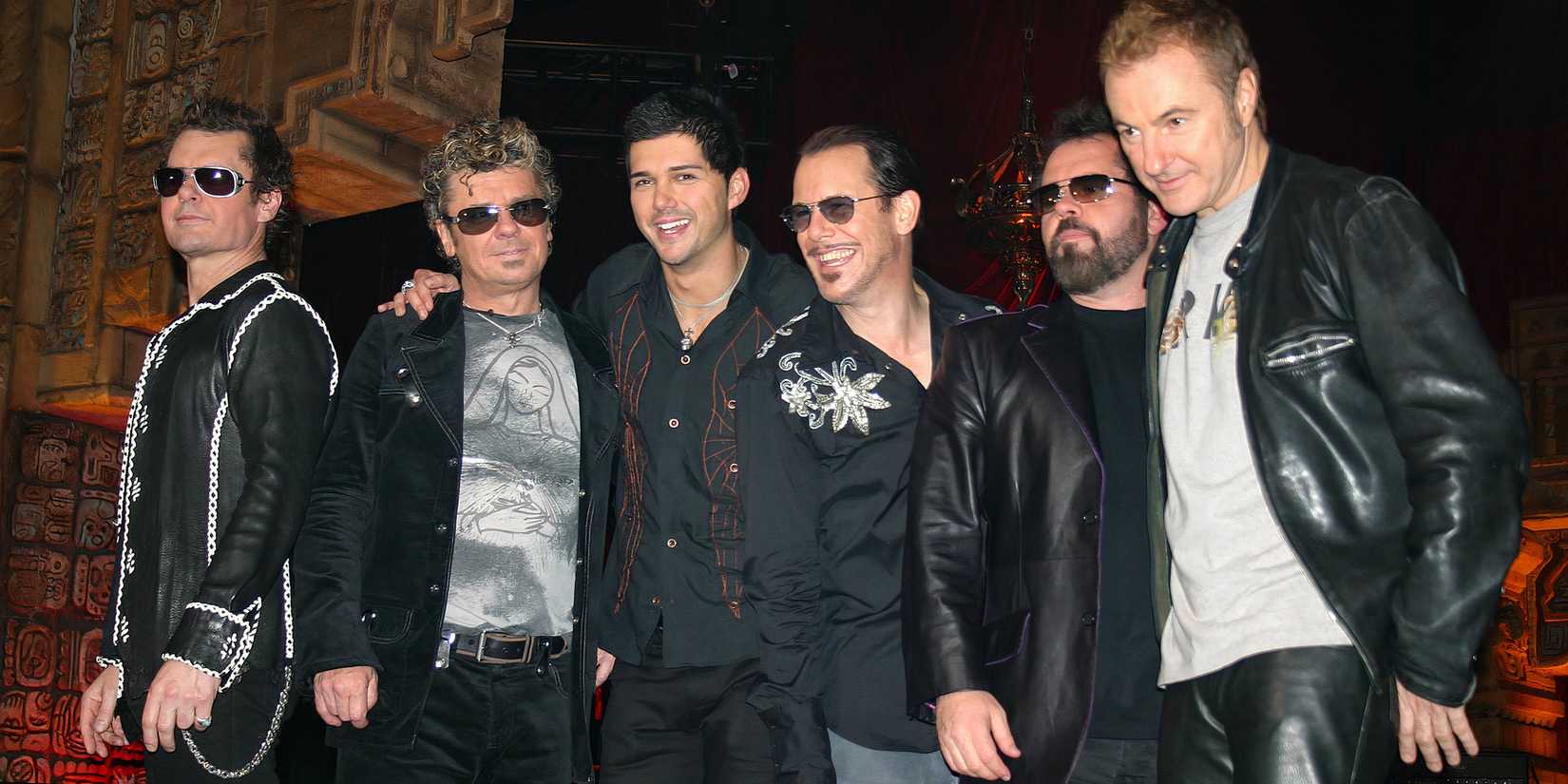 10 Replacement Rock Band Singers Fans Never Truly Accepted 10 Replacement Rock Band Singers Fans Never Truly Accepted