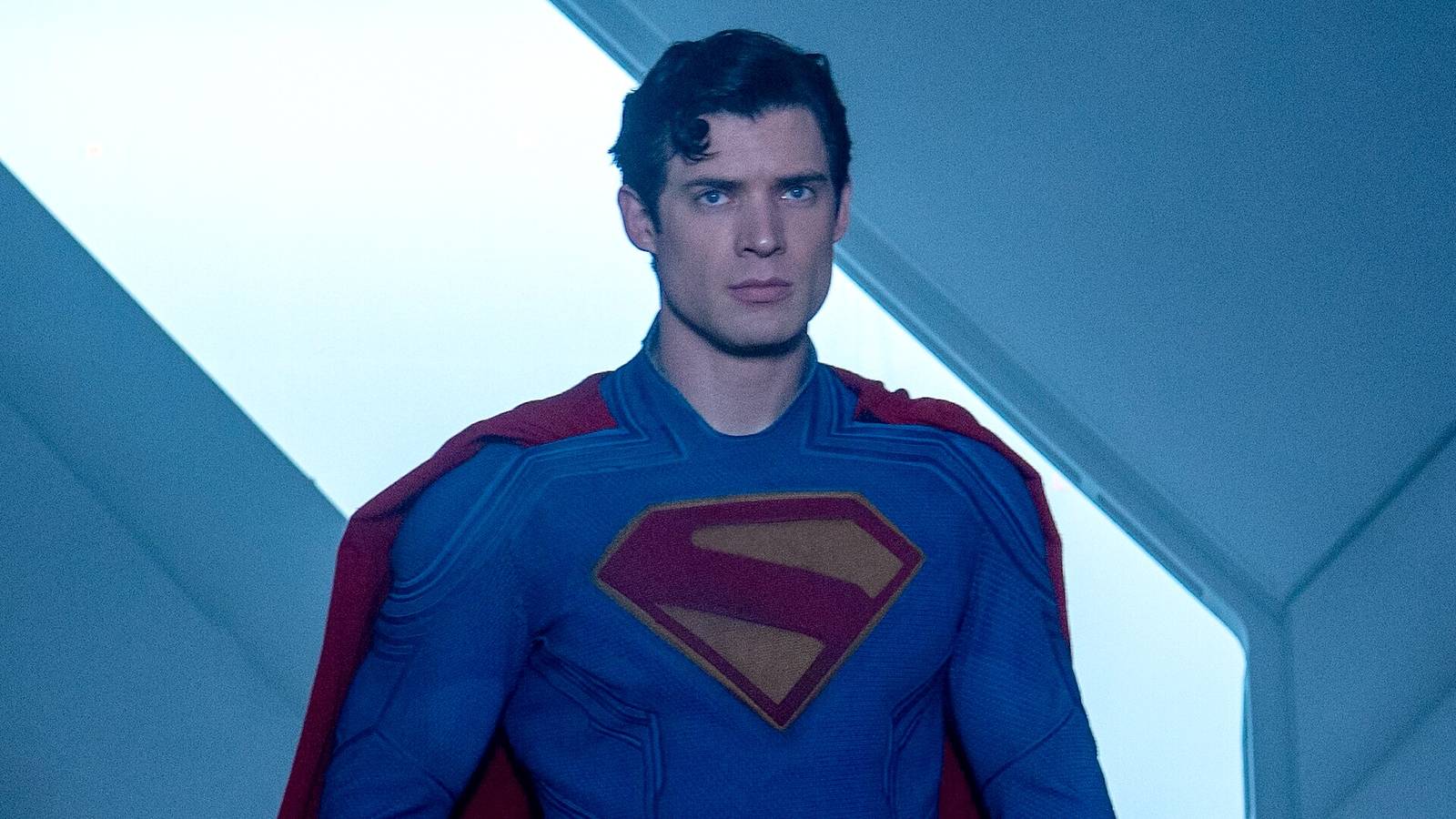 David Corenswet Goes Viral for Real-Life Superman Moment David Corenswet Goes Viral for Real-Life Superman Moment