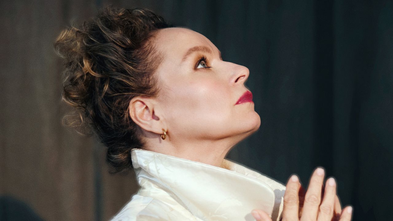How Samantha Morton Pulled Off Circe’s Pig-Transformation Scene in ‘The Odyssey’ How Samantha Morton Pulled Off Circe’s Pig-Transformation Scene in ‘The Odyssey’