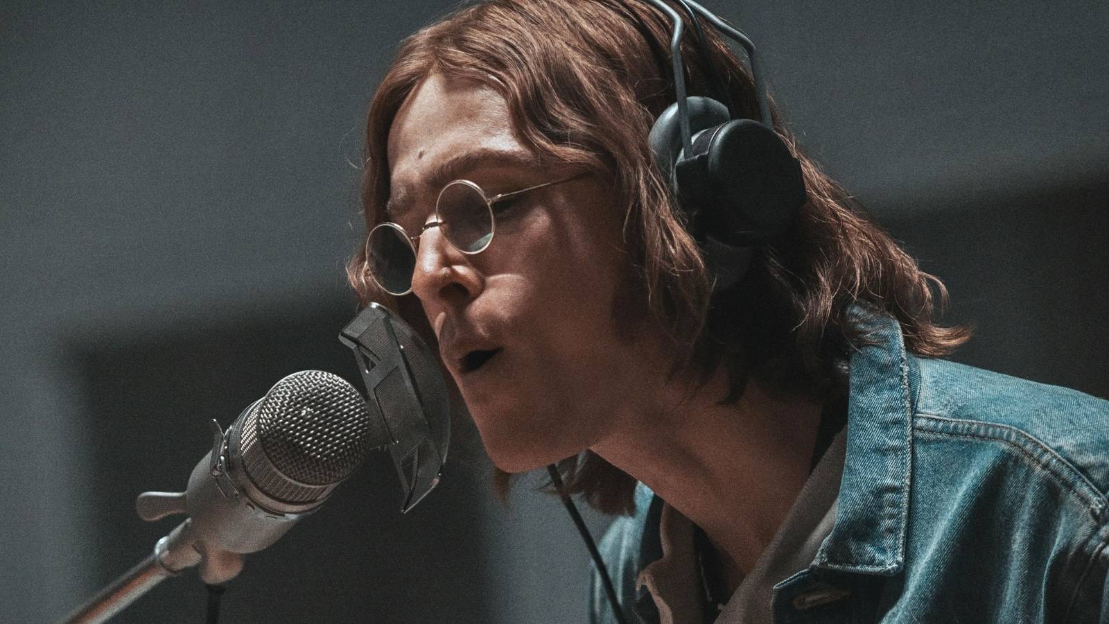 ‘Beatles’ Biopic Star Is Unrecognizable as John Lennon in Up-to-date Images ‘Beatles’ Biopic Star Is Unrecognizable as John Lennon in Up-to-date Images