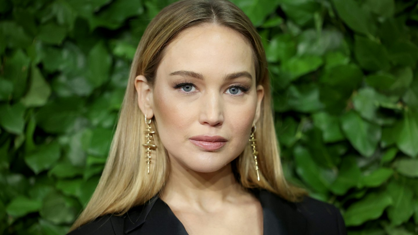 Jennifer Lawrence To Star In Zach Cregger Movie The Flood Jennifer Lawrence To Star In Zach Cregger Movie The Flood