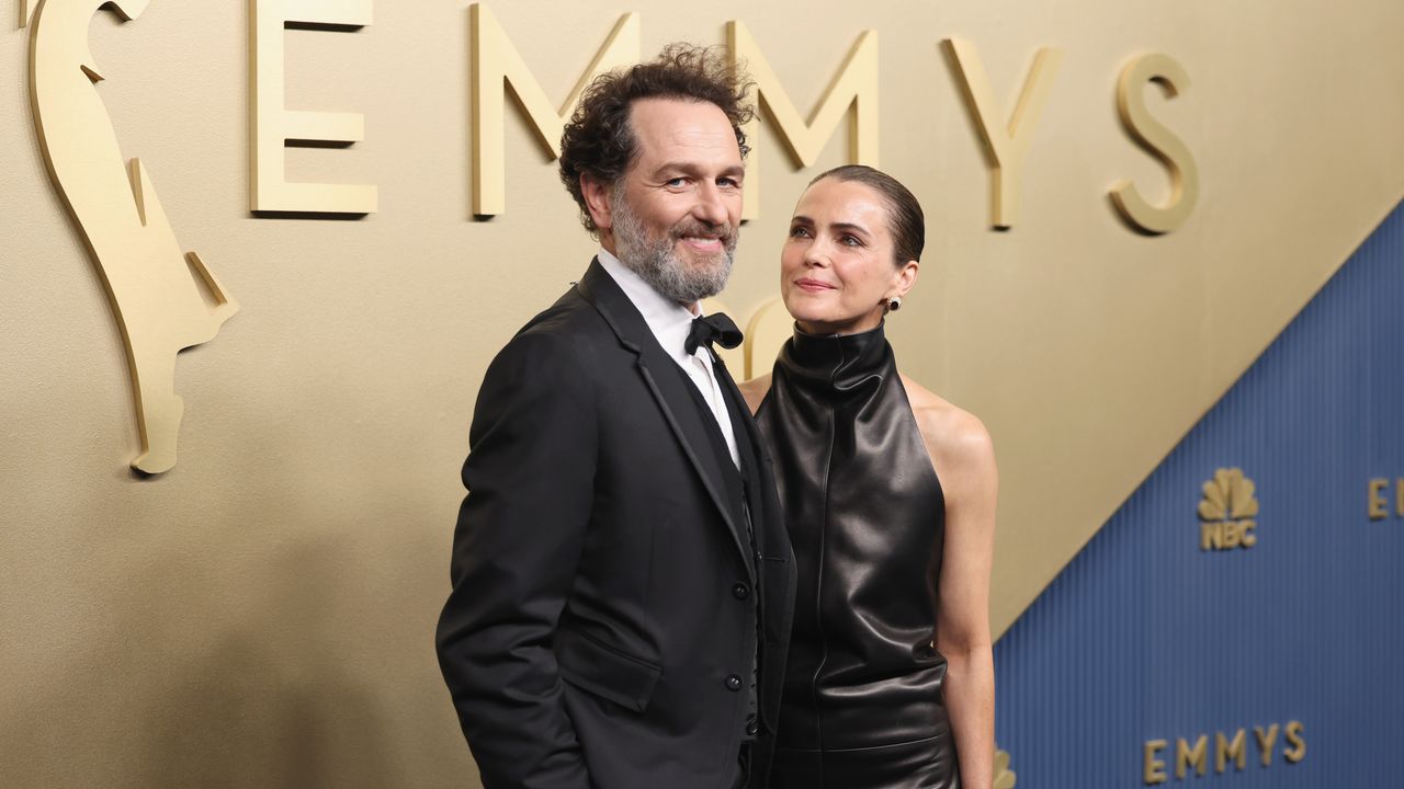 Matthew Rhys and Keri Russell Arrive at the 2026 Emmys Matthew Rhys and Keri Russell Arrive at the 2026 Emmys