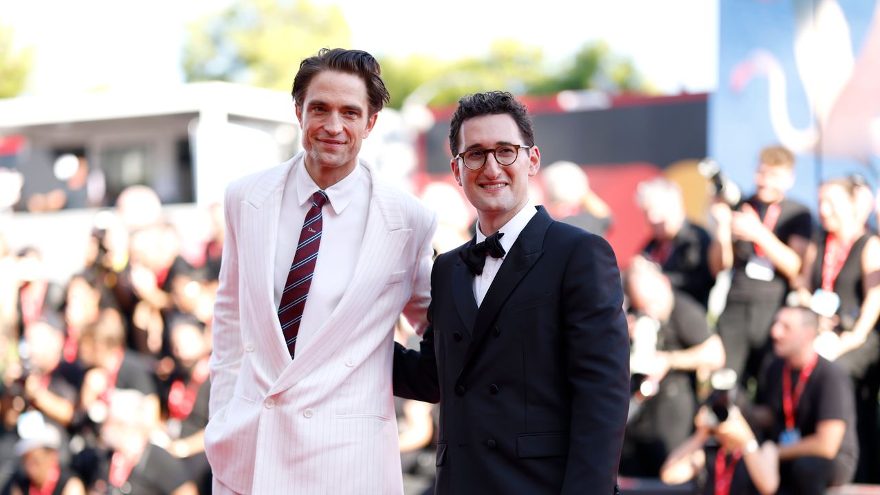 Robert Pattinson in Primetime Is a Showstopper at Venice Robert Pattinson in Primetime Is a Showstopper at Venice