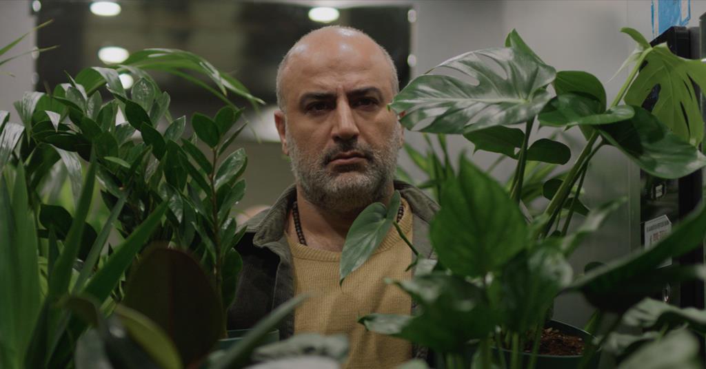 ‘A Bit Of Light’ review: Ali Asgari’s profoundly affecting drama finds hope amid despair in contemporary Tehran | Reviews ‘A Bit Of Light’ review: Ali Asgari’s profoundly affecting drama finds hope amid despair in contemporary Tehran | Reviews