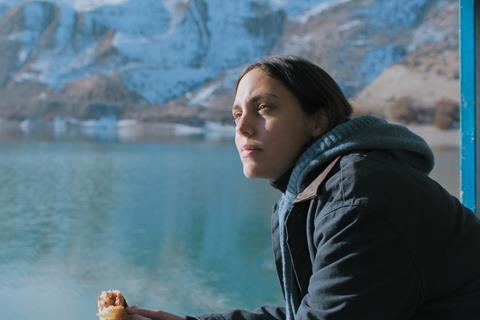 ‘What Remains’ review: A couple head in different directions in meditative, visually striking Turkish road movie | Reviews ‘What Remains’ review: A couple head in different directions in meditative, visually striking Turkish road movie | Reviews