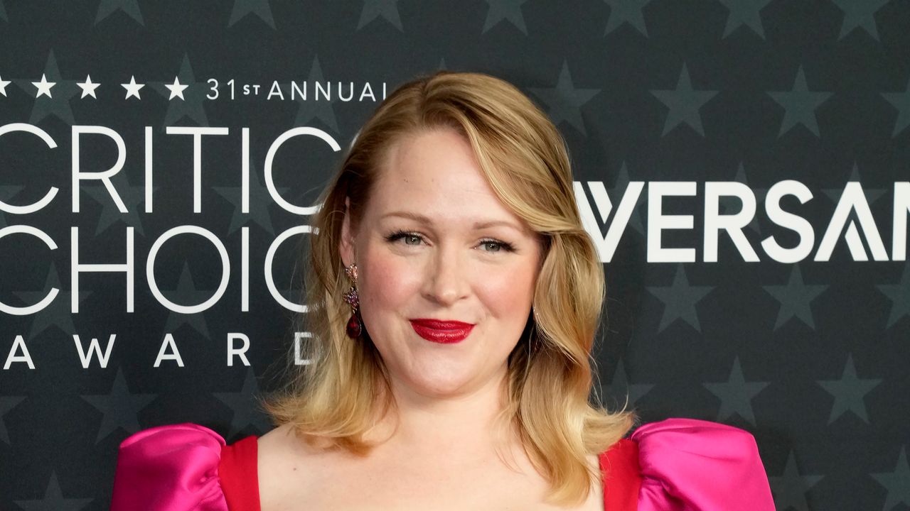 Former Late Show Head Writer Ariel Dumas Wants to Make Love, Not War