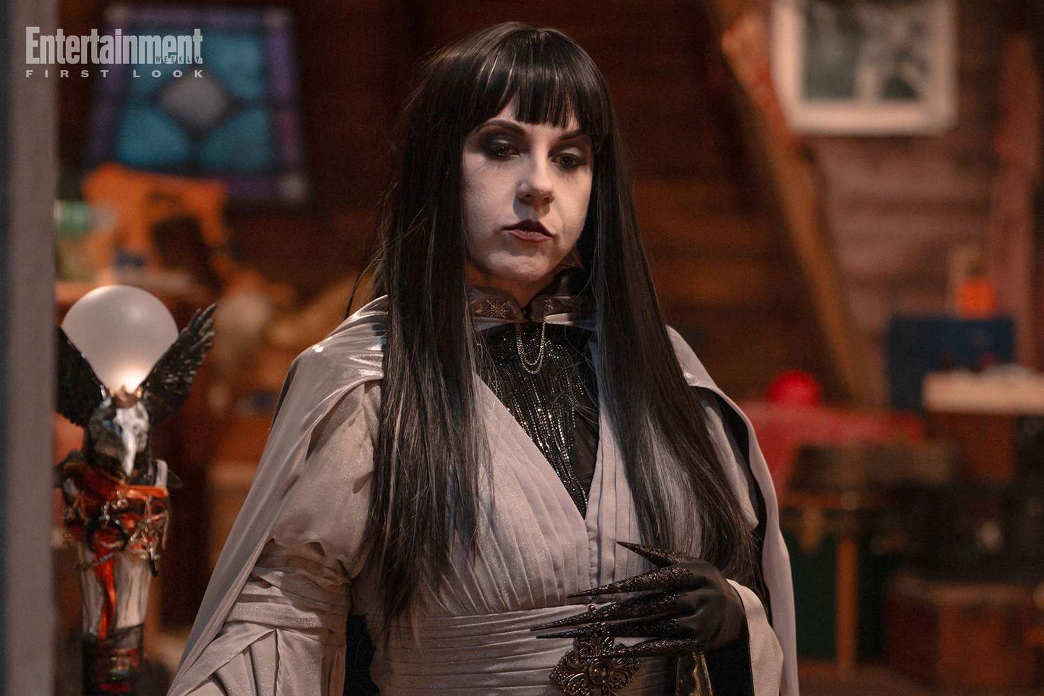 Jodie Sweetin is unrecognizable as evil sorcerer queen in ‘Vampirina’ season 2 (exclusive) Jodie Sweetin is unrecognizable as evil sorcerer queen in ‘Vampirina’ season 2 (exclusive)