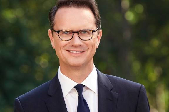 Ted Sarandos calls Netflix hire Peter Rice “exact right person” to lead global content | News Ted Sarandos calls Netflix hire Peter Rice “exact right person” to lead global content | News